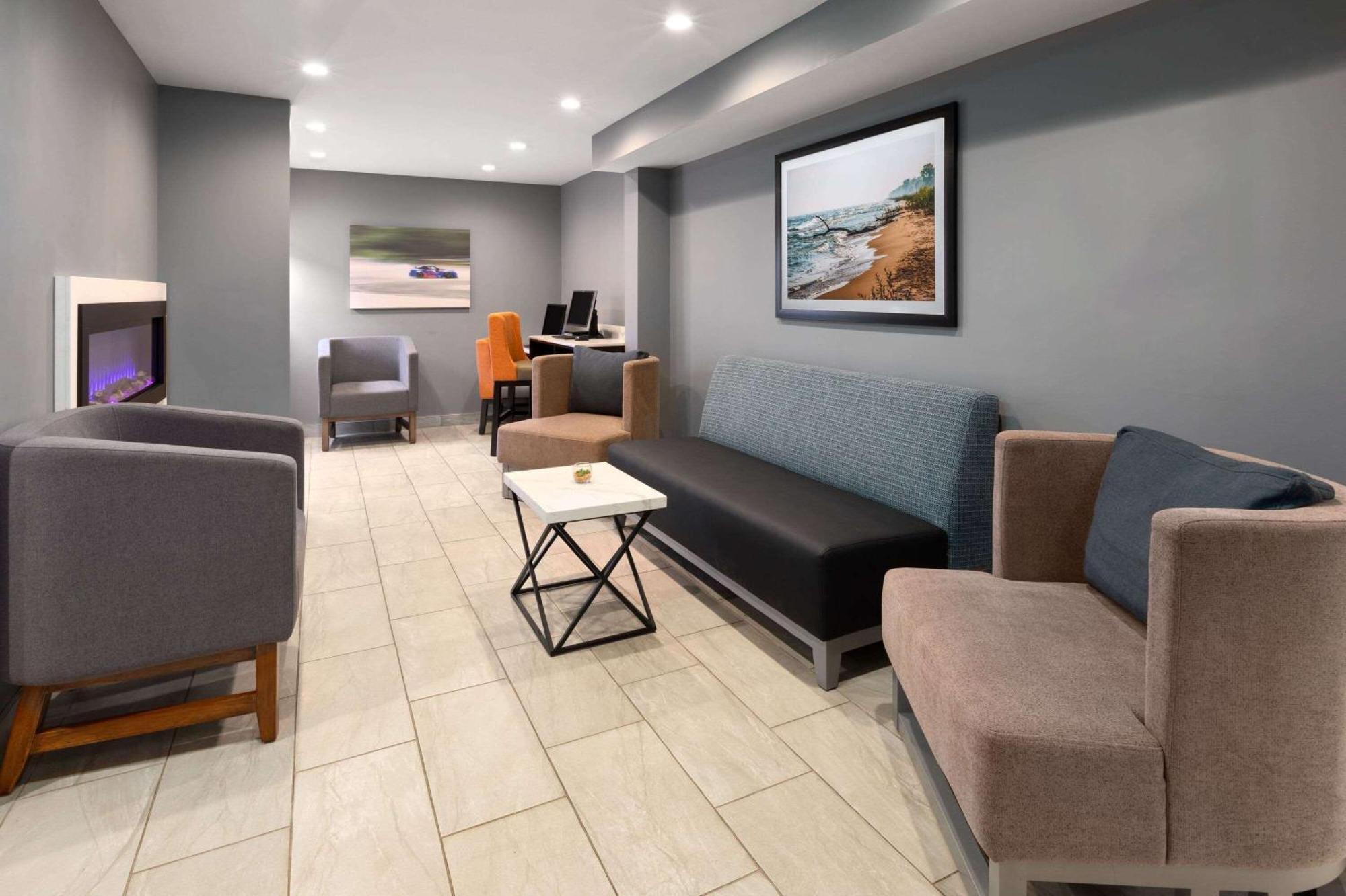 La Quinta Inn By Wyndham Sheboygan Eksteriør billede